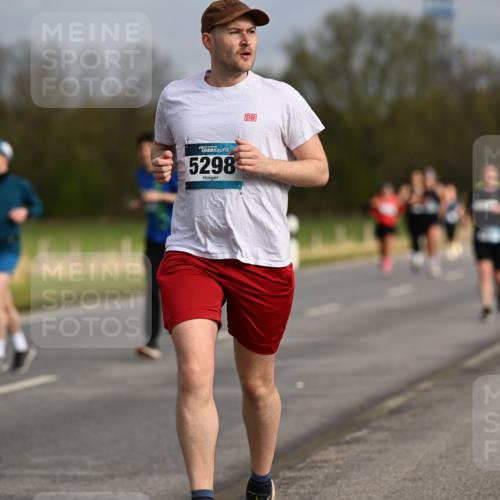 12.04.2026 - 45. Internationalen Wilhelmsburger Insellauf Dr. Thomas Lammeyer http://msf.ph/oto/9435417 12.04.2026 09:24:29 Laufen 4, 5298 meine-sportfotos.de
