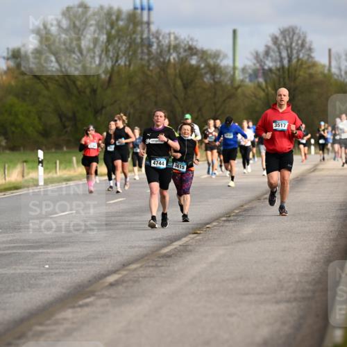 12.04.2026 - 45. Internationalen Wilhelmsburger Insellauf Dr. Thomas Lammeyer http://msf.ph/oto/9435422 12.04.2026 09:24:31 Laufen 778, 4744, 3615, 1435, 3517 meine-sportfotos.de