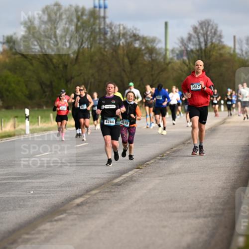 12.04.2026 - 45. Internationalen Wilhelmsburger Insellauf Dr. Thomas Lammeyer http://msf.ph/oto/9435423 12.04.2026 09:24:31 Laufen 1990, 4744, 3615, 3517 meine-sportfotos.de