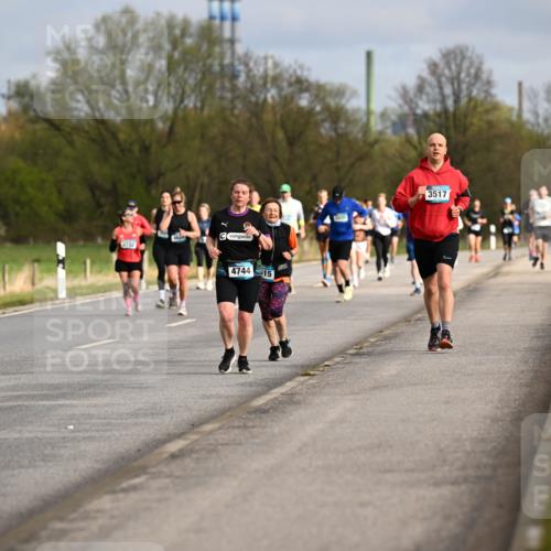 12.04.2026 - 45. Internationalen Wilhelmsburger Insellauf Dr. Thomas Lammeyer http://msf.ph/oto/9435425 12.04.2026 09:24:31 Laufen 1435, 3517, 474415 meine-sportfotos.de