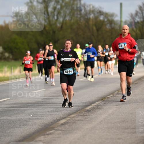 12.04.2026 - 45. Internationalen Wilhelmsburger Insellauf Dr. Thomas Lammeyer http://msf.ph/oto/9435431 12.04.2026 09:24:33 Laufen 4744, 3517 meine-sportfotos.de