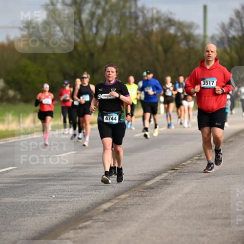 12.04.2026 - 45. Internationalen Wilhelmsburger Insellauf Dr. Thomas Lammeyer http://msf.ph/oto/9435432 12.04.2026 09:24:33 Laufen 3517, 4744 meine-sportfotos.de