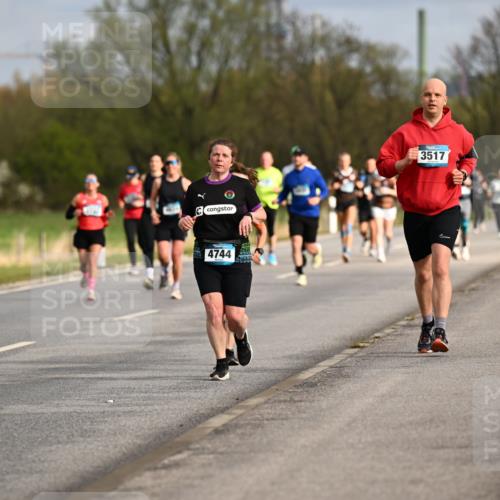 12.04.2026 - 45. Internationalen Wilhelmsburger Insellauf Dr. Thomas Lammeyer http://msf.ph/oto/9435433 12.04.2026 09:24:33 Laufen 4744, 3517 meine-sportfotos.de
