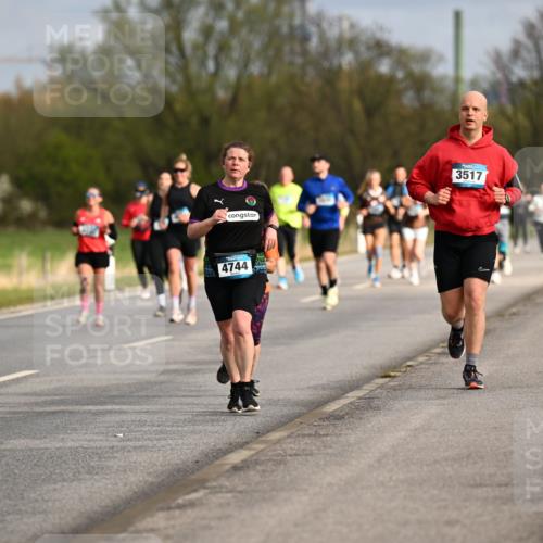 12.04.2026 - 45. Internationalen Wilhelmsburger Insellauf Dr. Thomas Lammeyer http://msf.ph/oto/9435434 12.04.2026 09:24:33 Laufen 4744, 3517 meine-sportfotos.de