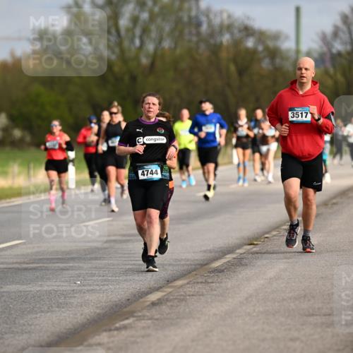 12.04.2026 - 45. Internationalen Wilhelmsburger Insellauf Dr. Thomas Lammeyer http://msf.ph/oto/9435435 12.04.2026 09:24:34 Laufen 4744, 3517 meine-sportfotos.de
