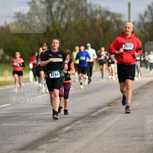 12.04.2026 - 45. Internationalen Wilhelmsburger Insellauf Dr. Thomas Lammeyer http://msf.ph/oto/9435436 12.04.2026 09:24:34 Laufen 4744, 3517 meine-sportfotos.de