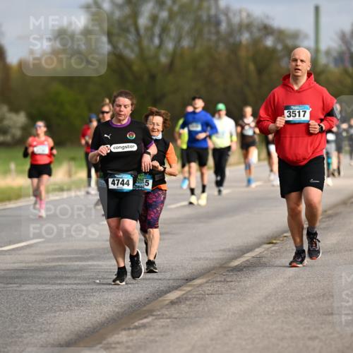 12.04.2026 - 45. Internationalen Wilhelmsburger Insellauf Dr. Thomas Lammeyer http://msf.ph/oto/9435440 12.04.2026 09:24:35 Laufen 4744, 5, 3517 meine-sportfotos.de