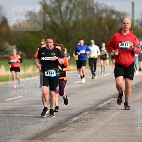 12.04.2026 - 45. Internationalen Wilhelmsburger Insellauf Dr. Thomas Lammeyer http://msf.ph/oto/9435441 12.04.2026 09:24:35 Laufen 4744, 3517 meine-sportfotos.de