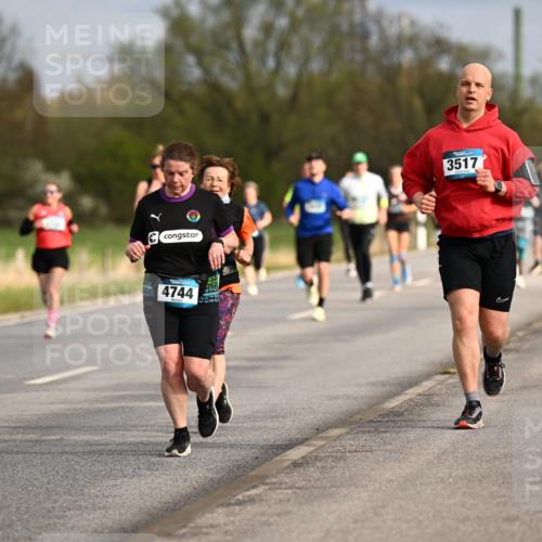 12.04.2026 - 45. Internationalen Wilhelmsburger Insellauf Dr. Thomas Lammeyer http://msf.ph/oto/9435443 12.04.2026 09:24:35 Laufen 4744, 3517 meine-sportfotos.de