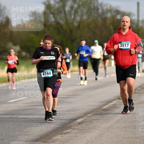 12.04.2026 - 45. Internationalen Wilhelmsburger Insellauf Dr. Thomas Lammeyer http://msf.ph/oto/9435444 12.04.2026 09:24:35 Laufen 4744, 3517 meine-sportfotos.de
