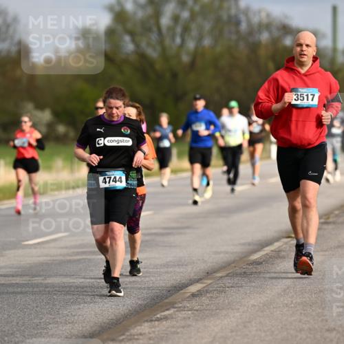 12.04.2026 - 45. Internationalen Wilhelmsburger Insellauf Dr. Thomas Lammeyer http://msf.ph/oto/9435445 12.04.2026 09:24:36 Laufen 4744, 3517 meine-sportfotos.de