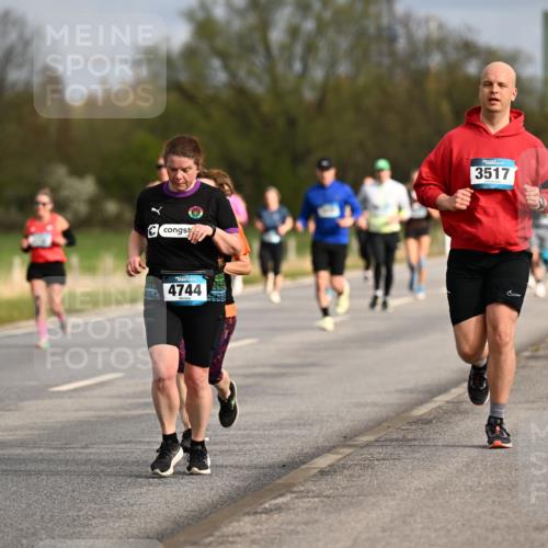 12.04.2026 - 45. Internationalen Wilhelmsburger Insellauf Dr. Thomas Lammeyer http://msf.ph/oto/9435446 12.04.2026 09:24:36 Laufen 4744, 3517 meine-sportfotos.de