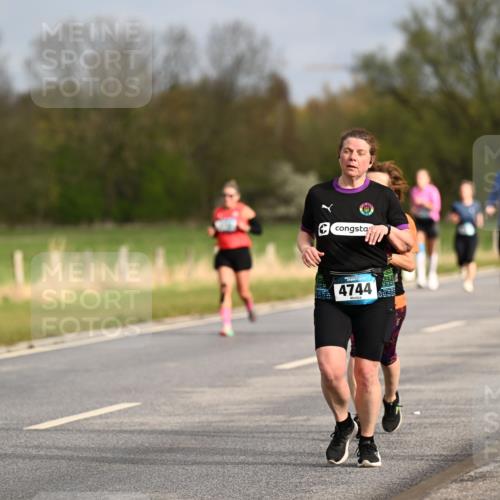 12.04.2026 - 45. Internationalen Wilhelmsburger Insellauf Dr. Thomas Lammeyer http://msf.ph/oto/9435447 12.04.2026 09:24:36 Laufen 4744 meine-sportfotos.de