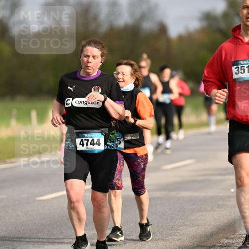 12.04.2026 - 45. Internationalen Wilhelmsburger Insellauf Dr. Thomas Lammeyer http://msf.ph/oto/9435459 12.04.2026 09:24:38 Laufen 4744, 3517 meine-sportfotos.de