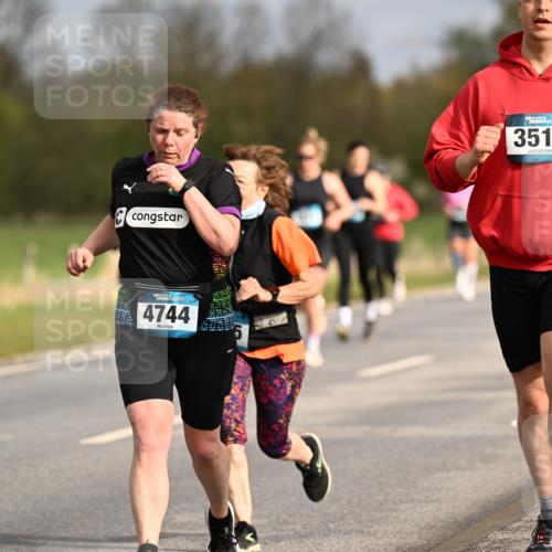 12.04.2026 - 45. Internationalen Wilhelmsburger Insellauf Dr. Thomas Lammeyer http://msf.ph/oto/9435460 12.04.2026 09:24:38 Laufen 4744, 3517 meine-sportfotos.de