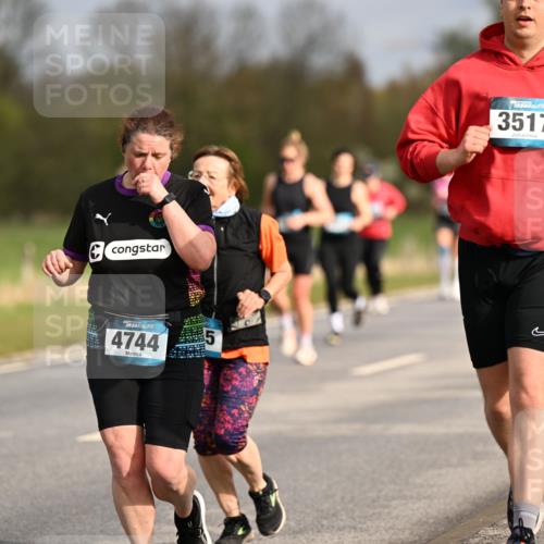 12.04.2026 - 45. Internationalen Wilhelmsburger Insellauf Dr. Thomas Lammeyer http://msf.ph/oto/9435461 12.04.2026 09:24:39 Laufen 4744, 3517 meine-sportfotos.de