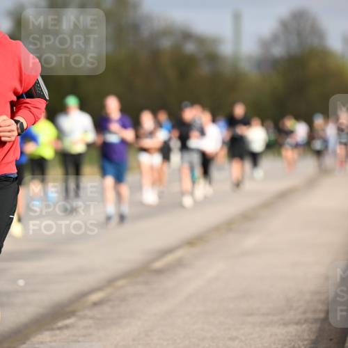 12.04.2026 - 45. Internationalen Wilhelmsburger Insellauf Dr. Thomas Lammeyer http://msf.ph/oto/9435462 12.04.2026 09:24:39 Laufen 3517 meine-sportfotos.de