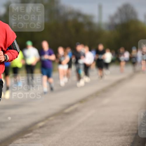 12.04.2026 - 45. Internationalen Wilhelmsburger Insellauf Dr. Thomas Lammeyer http://msf.ph/oto/9435463 12.04.2026 09:24:39 Laufen 3517 meine-sportfotos.de