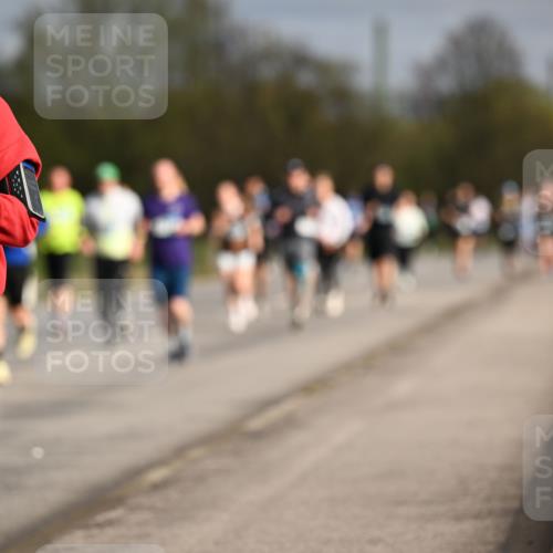 12.04.2026 - 45. Internationalen Wilhelmsburger Insellauf Dr. Thomas Lammeyer http://msf.ph/oto/9435464 12.04.2026 09:24:40 Laufen 3517 meine-sportfotos.de