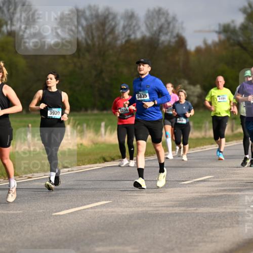 12.04.2026 - 45. Internationalen Wilhelmsburger Insellauf Dr. Thomas Lammeyer http://msf.ph/oto/9435478 12.04.2026 09:24:42 Laufen 462, 3920, 3239, 5835, 4484, 4486, 5773 meine-sportfotos.de