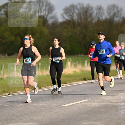 12.04.2026 - 45. Internationalen Wilhelmsburger Insellauf Dr. Thomas Lammeyer http://msf.ph/oto/9435479 12.04.2026 09:24:42 Laufen 3732, 4624, 3920, 5835, 4486 meine-sportfotos.de