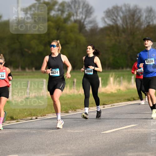 12.04.2026 - 45. Internationalen Wilhelmsburger Insellauf Dr. Thomas Lammeyer http://msf.ph/oto/9435480 12.04.2026 09:24:42 Laufen 4624, 3732, 3920, 5239, 5835 meine-sportfotos.de