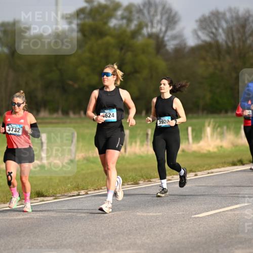 12.04.2026 - 45. Internationalen Wilhelmsburger Insellauf Dr. Thomas Lammeyer http://msf.ph/oto/9435481 12.04.2026 09:24:42 Laufen 3732, 4624, 3920, 8, 5835, 44 meine-sportfotos.de