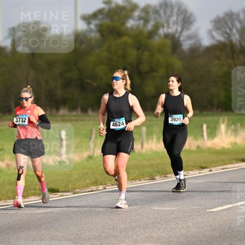 12.04.2026 - 45. Internationalen Wilhelmsburger Insellauf Dr. Thomas Lammeyer http://msf.ph/oto/9435482 12.04.2026 09:24:42 Laufen 3732, 4624, 3920, 5835 meine-sportfotos.de