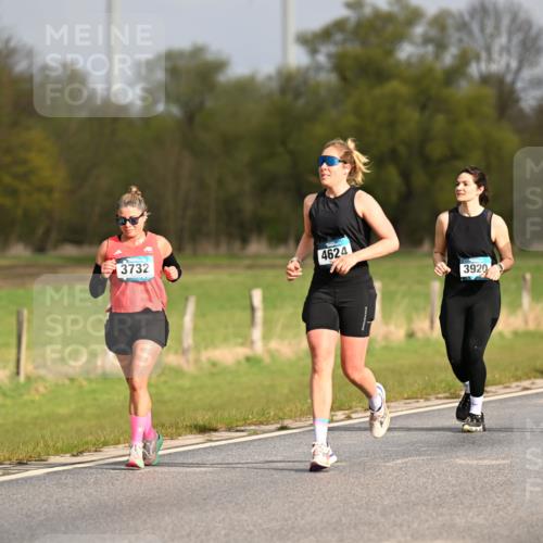 12.04.2026 - 45. Internationalen Wilhelmsburger Insellauf Dr. Thomas Lammeyer http://msf.ph/oto/9435484 12.04.2026 09:24:43 Laufen 3732, 4624, 3920, 5835 meine-sportfotos.de