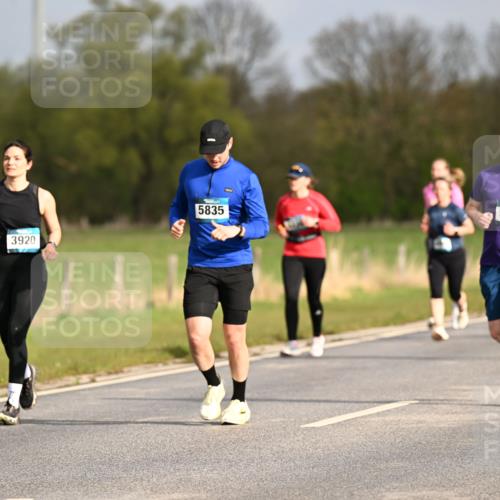 12.04.2026 - 45. Internationalen Wilhelmsburger Insellauf Dr. Thomas Lammeyer http://msf.ph/oto/9435491 12.04.2026 09:24:44 Laufen 5835, 5773, 3920 meine-sportfotos.de