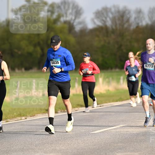 12.04.2026 - 45. Internationalen Wilhelmsburger Insellauf Dr. Thomas Lammeyer http://msf.ph/oto/9435492 12.04.2026 09:24:44 Laufen 3920, 5835, 5773, 2749 meine-sportfotos.de
