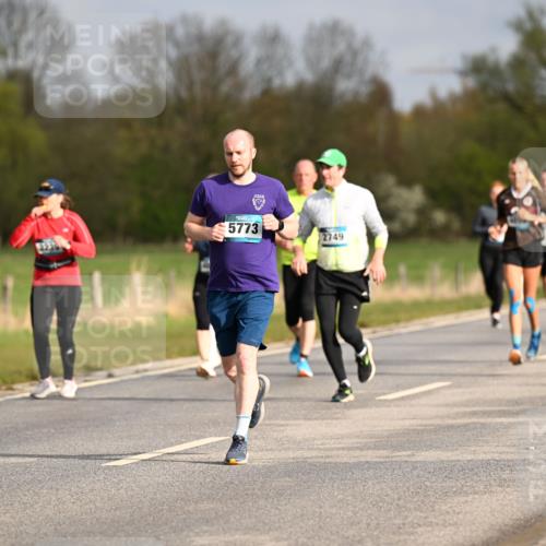 12.04.2026 - 45. Internationalen Wilhelmsburger Insellauf Dr. Thomas Lammeyer http://msf.ph/oto/9435494 12.04.2026 09:24:45 Laufen 5773, 5835, 2749 meine-sportfotos.de