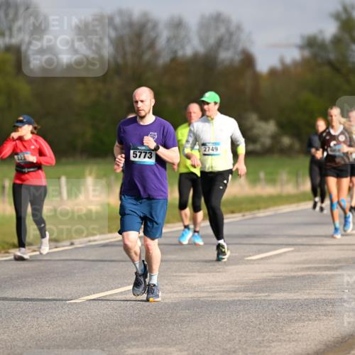 12.04.2026 - 45. Internationalen Wilhelmsburger Insellauf Dr. Thomas Lammeyer http://msf.ph/oto/9435495 12.04.2026 09:24:45 Laufen 5835, 5773, 2749 meine-sportfotos.de