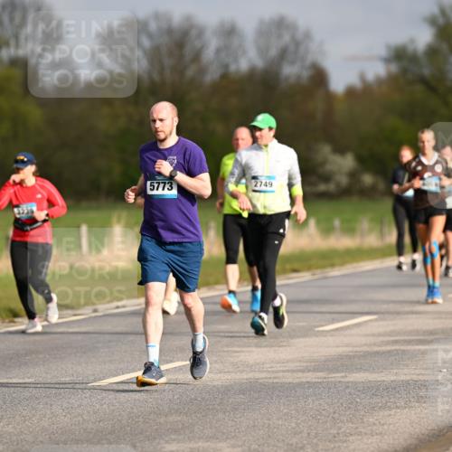 12.04.2026 - 45. Internationalen Wilhelmsburger Insellauf Dr. Thomas Lammeyer http://msf.ph/oto/9435496 12.04.2026 09:24:45 Laufen 35, 5773, 2749 meine-sportfotos.de