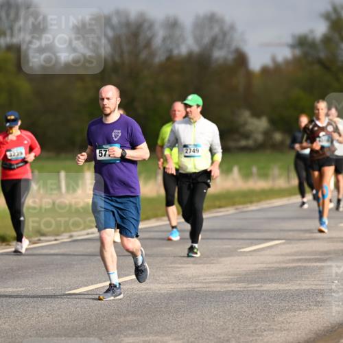 12.04.2026 - 45. Internationalen Wilhelmsburger Insellauf Dr. Thomas Lammeyer http://msf.ph/oto/9435497 12.04.2026 09:24:45 Laufen 57, 2749 meine-sportfotos.de