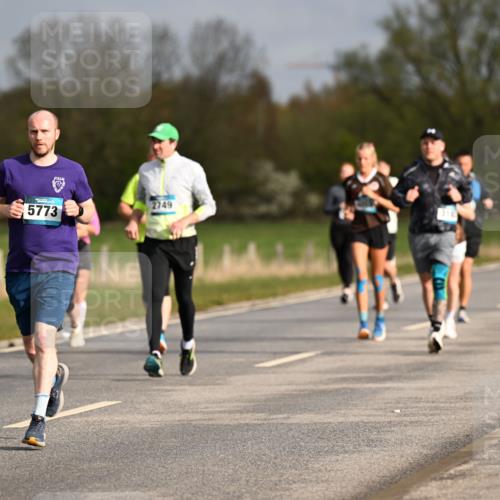 12.04.2026 - 45. Internationalen Wilhelmsburger Insellauf Dr. Thomas Lammeyer http://msf.ph/oto/9435499 12.04.2026 09:24:45 Laufen 5773, 2749, 3239 meine-sportfotos.de
