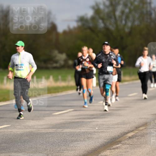 12.04.2026 - 45. Internationalen Wilhelmsburger Insellauf Dr. Thomas Lammeyer http://msf.ph/oto/9435500 12.04.2026 09:24:45 Laufen 2749, 5773 meine-sportfotos.de