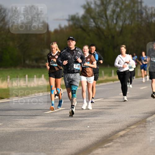 12.04.2026 - 45. Internationalen Wilhelmsburger Insellauf Dr. Thomas Lammeyer http://msf.ph/oto/9435508 12.04.2026 09:24:47 Laufen 2749, 4059, 3183 meine-sportfotos.de