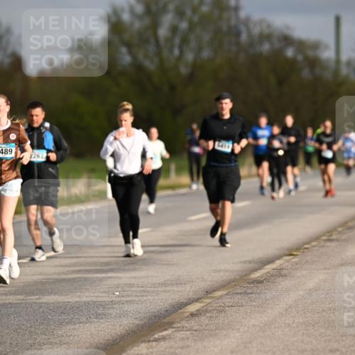 12.04.2026 - 45. Internationalen Wilhelmsburger Insellauf Dr. Thomas Lammeyer http://msf.ph/oto/9435524 12.04.2026 09:24:50 Laufen 3183, 4489, 2262 meine-sportfotos.de