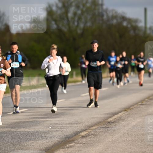 12.04.2026 - 45. Internationalen Wilhelmsburger Insellauf Dr. Thomas Lammeyer http://msf.ph/oto/9435525 12.04.2026 09:24:50 Laufen 3183, 4489, 2267 meine-sportfotos.de