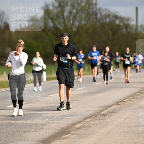 12.04.2026 - 45. Internationalen Wilhelmsburger Insellauf Dr. Thomas Lammeyer http://msf.ph/oto/9435532 12.04.2026 09:24:52 Laufen 2267, 5419 meine-sportfotos.de