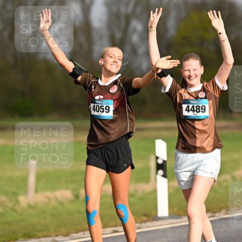 12.04.2026 - 45. Internationalen Wilhelmsburger Insellauf Dr. Thomas Lammeyer http://msf.ph/oto/9435542 12.04.2026 09:24:55 Laufen 4870, 4059, 4489 meine-sportfotos.de