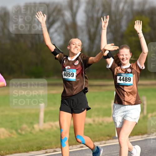 12.04.2026 - 45. Internationalen Wilhelmsburger Insellauf Dr. Thomas Lammeyer http://msf.ph/oto/9435543 12.04.2026 09:24:55 Laufen 4870, 4059, 4489 meine-sportfotos.de