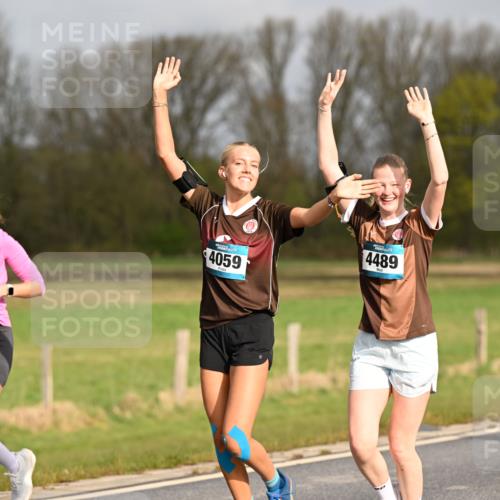 12.04.2026 - 45. Internationalen Wilhelmsburger Insellauf Dr. Thomas Lammeyer http://msf.ph/oto/9435544 12.04.2026 09:24:55 Laufen 4870, 4059, 4489 meine-sportfotos.de