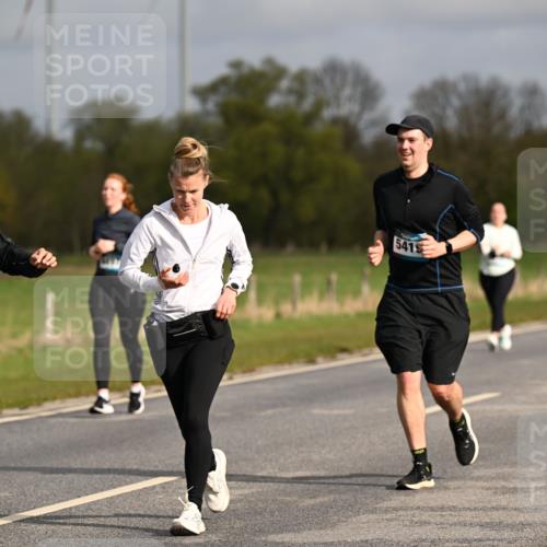 12.04.2026 - 45. Internationalen Wilhelmsburger Insellauf Dr. Thomas Lammeyer http://msf.ph/oto/9435552 12.04.2026 09:24:57 Laufen 2267, 5419 meine-sportfotos.de