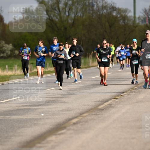 12.04.2026 - 45. Internationalen Wilhelmsburger Insellauf Dr. Thomas Lammeyer http://msf.ph/oto/9435556 12.04.2026 09:24:58 Laufen 2924, 800, 2809, 460, 2807 meine-sportfotos.de
