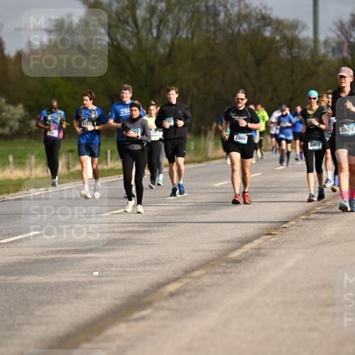 12.04.2026 - 45. Internationalen Wilhelmsburger Insellauf Dr. Thomas Lammeyer http://msf.ph/oto/9435557 12.04.2026 09:24:58 Laufen 3445, 2924, 300, 47, 3460, 2806, 2807 meine-sportfotos.de