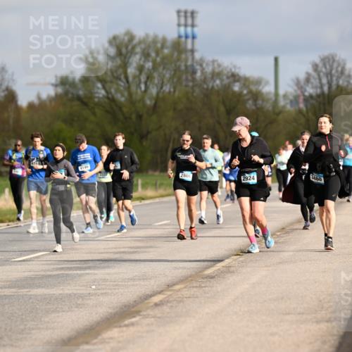 12.04.2026 - 45. Internationalen Wilhelmsburger Insellauf Dr. Thomas Lammeyer http://msf.ph/oto/9435565 12.04.2026 09:25:00 Laufen 4146, 2806, 2924, 3460, 16 meine-sportfotos.de