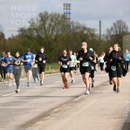 12.04.2026 - 45. Internationalen Wilhelmsburger Insellauf Dr. Thomas Lammeyer http://msf.ph/oto/9435567 12.04.2026 09:25:01 Laufen 414, 2806, 2924, 07, 3460 meine-sportfotos.de