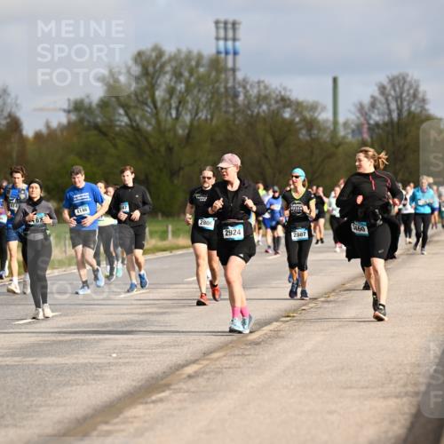 12.04.2026 - 45. Internationalen Wilhelmsburger Insellauf Dr. Thomas Lammeyer http://msf.ph/oto/9435569 12.04.2026 09:25:01 Laufen 4146, 67, 2806, 2924, 3460, 16, 2807 meine-sportfotos.de